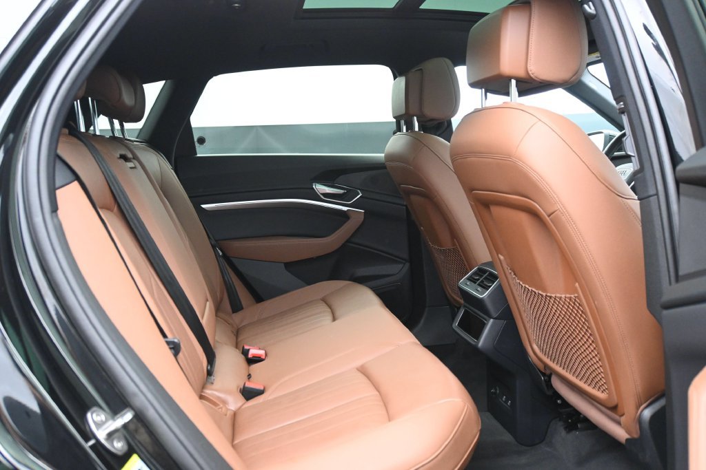Used 2023 Audi e-tron Premium AWD/4WD image 14