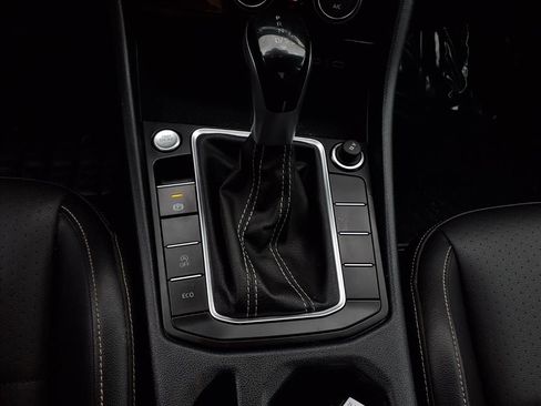 Used 2022 Volkswagen Jetta SE image 10