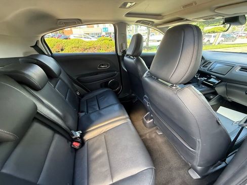 Used 2020 Honda HR-V Touring image 35