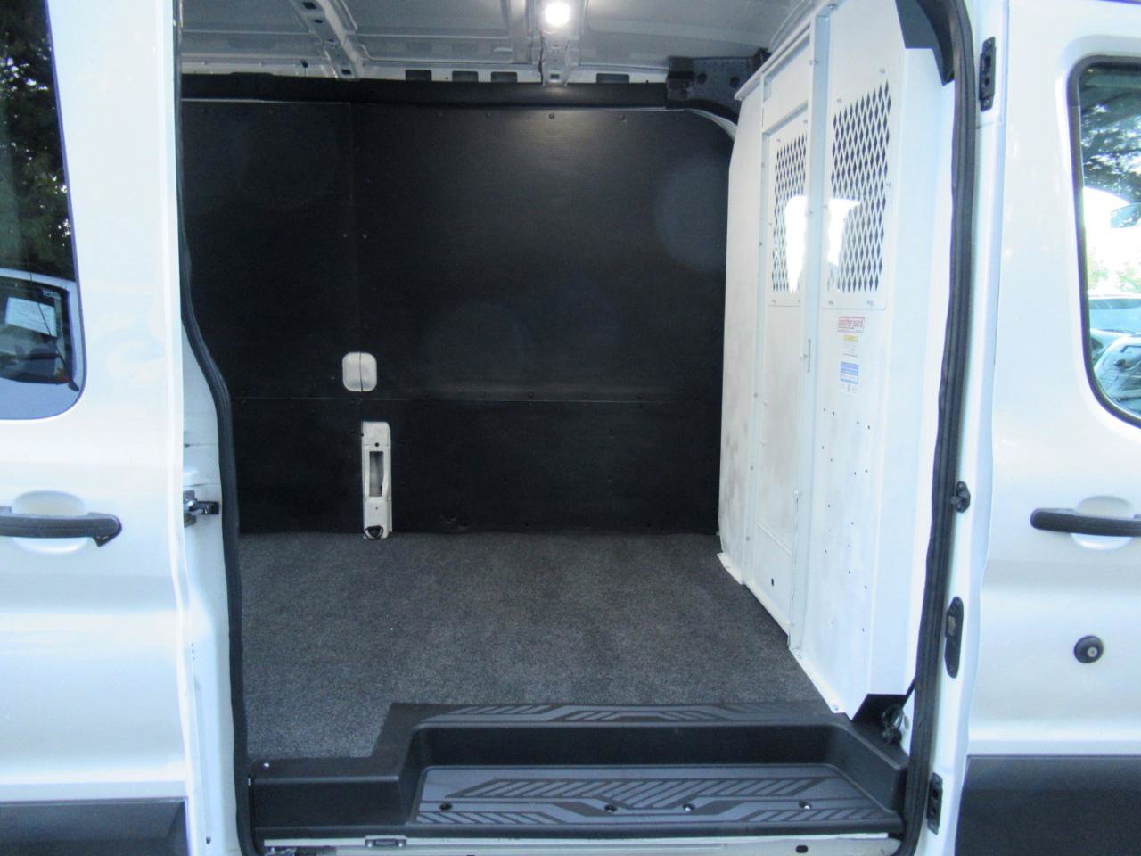 Used 2018 Ford Transit 250 148 Medium Roof RWD image 12