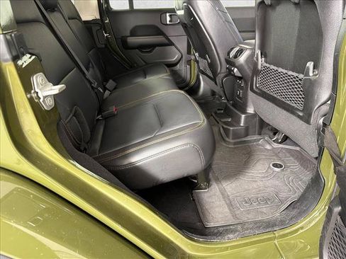 Used 2024 Jeep Wrangler Unlimited Sahara AWD/4WD image 15
