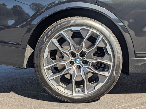 New 2026 BMW X7 M60i image 25