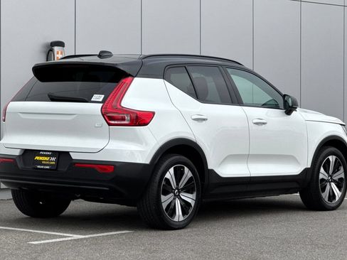 Used 2023 Volvo XC40 Recharge Plus AWD/4WD image 5