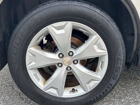 Used 2016 Subaru Forester 2.5i Limited AWD/4WD image 19