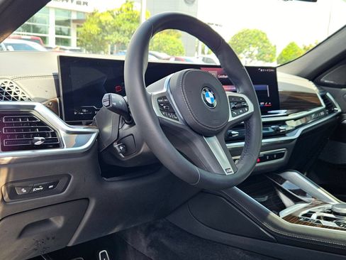 Used 2025 BMW X6 xDrive40i w/ Premium Package AWD/4WD image 4
