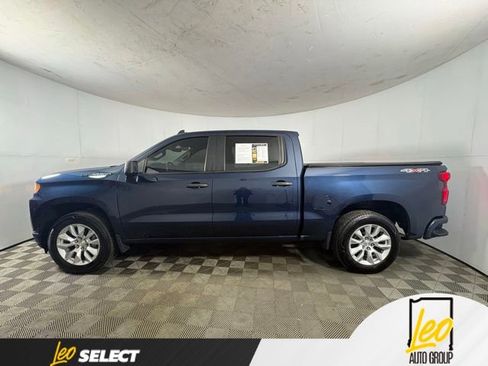 Used 2020 Chevrolet Silverado 1500 Custom w/ Custom Value Package AWD/4WD image 2