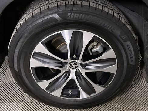 Used 2023 Toyota Highlander XLE image 58