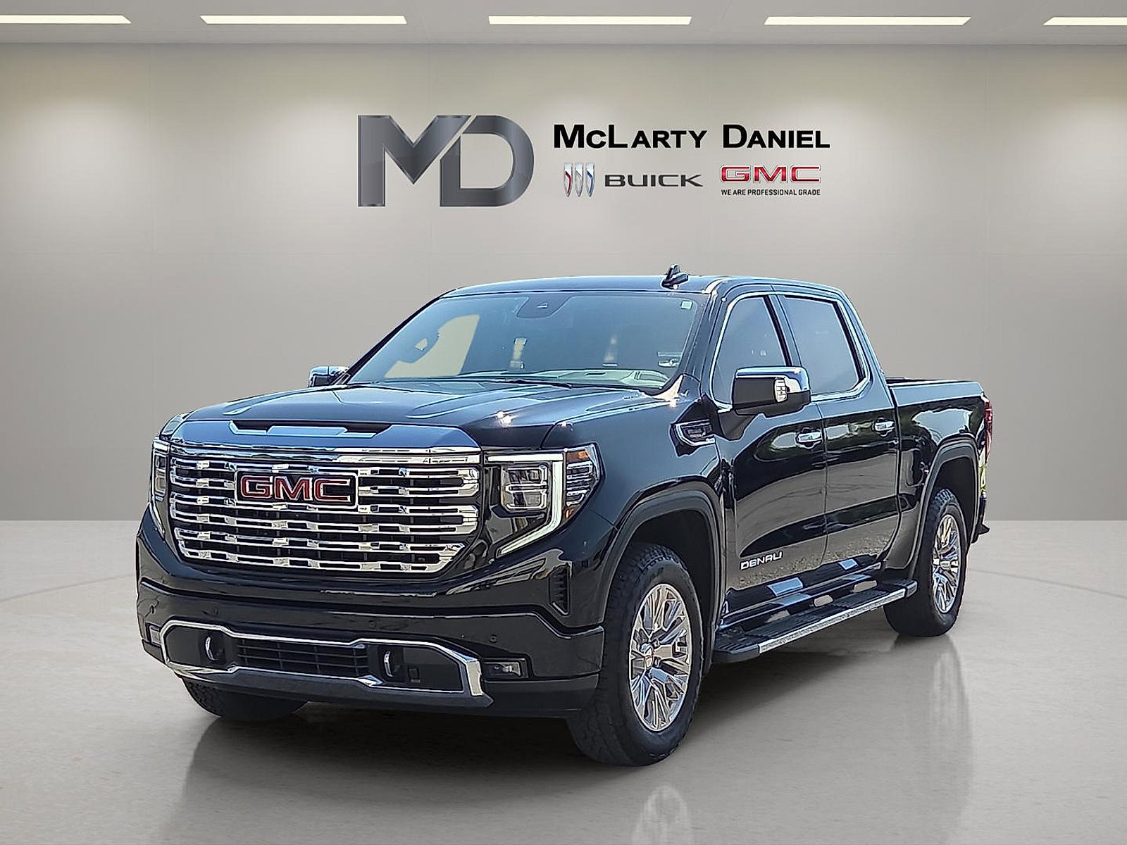 Used 2026 GMC Sierra 1500 Denali AWD/4WD image 3