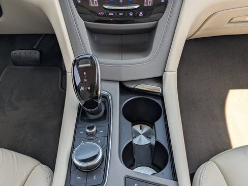 Used 2020 Cadillac XT5 Premium Luxury FWD image 19