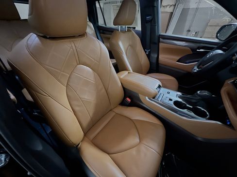 Used 2022 Toyota Highlander Platinum image 31