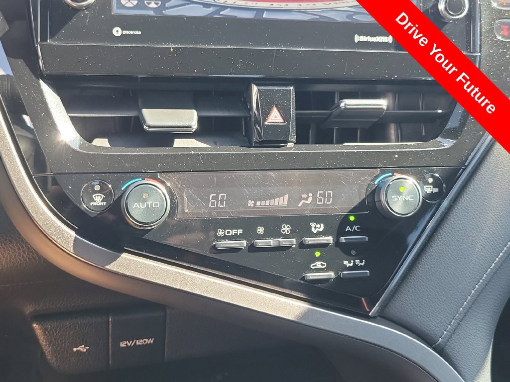 Used 2022 Toyota Camry XSE FWD image 13