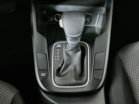 Used 2025 Kia Soul LX w/ LX Technology Package FWD image 24