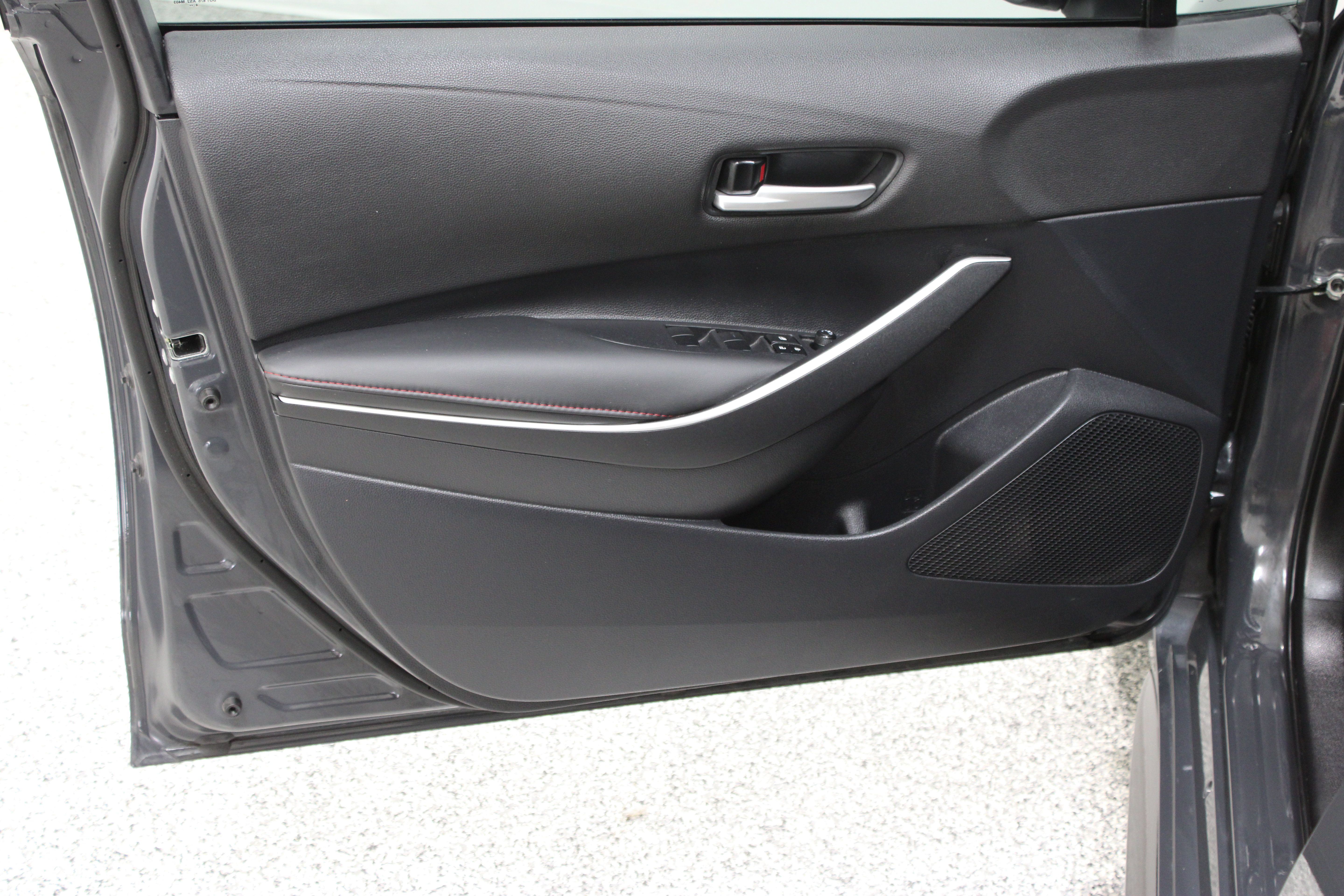 Used 2025 Toyota Corolla SE FWD image 12
