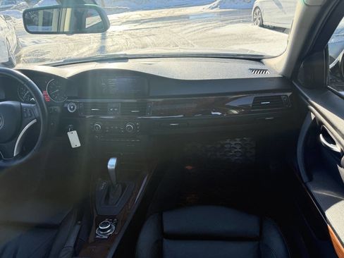 Used 2011 BMW 335i xDrive Sedan image 25