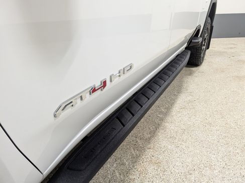 Used 2022 GMC Sierra 2500 AT4 w/ AT4 Premium Plus Package image 9