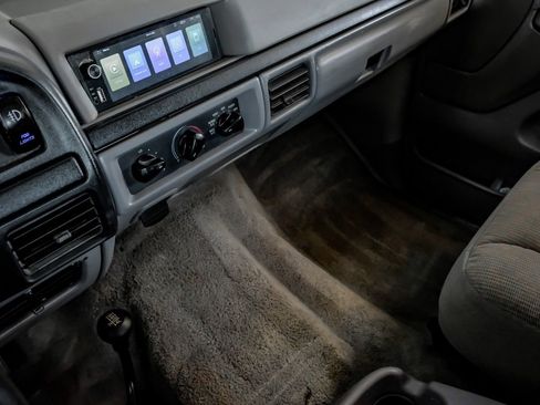 Used 1996 Ford Bronco XLT AWD/4WD image 21