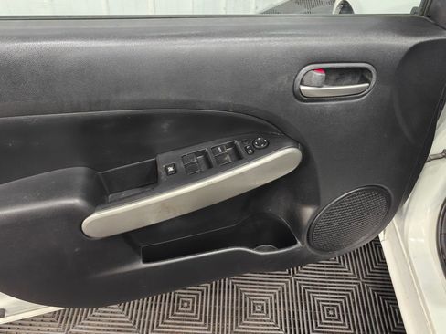 Used 2014 MAZDA MAZDA2 Sport FWD image 27