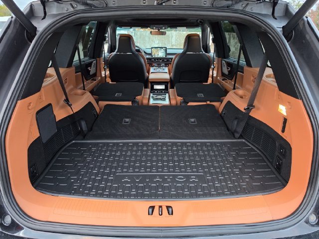Used 2024 Lincoln Aviator Black Label w/ Jet Package AWD/4WD image 20