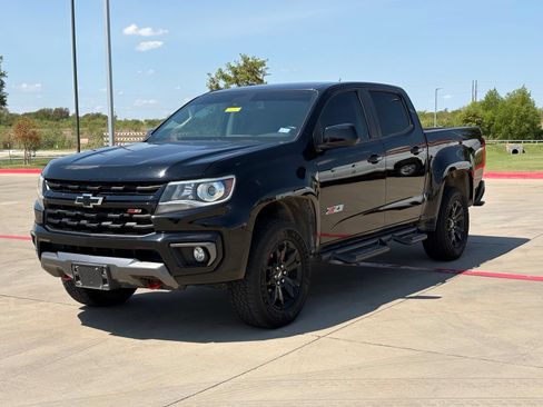 Used 2021 Chevrolet Colorado Z71 w/ Z71 Midnight Edition AWD/4WD image 3