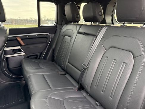 Used 2022 Land Rover Defender 110 SE image 14