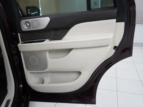 Used 2018 Lincoln Navigator Black Label image 34