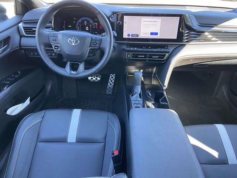 Used 2025 Toyota Camry SE w/ Multimedia Upgrade Package image 10