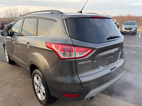 Used 2016 Ford Escape SE w/ Equipment Group 201A image 5