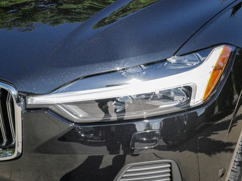 Used 2022 Volvo XC60 B5 Inscription w/ Advanced Package FWD image 6