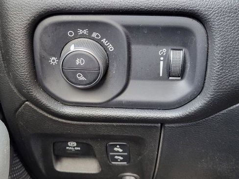 Used 2022 RAM 1500 Big Horn image 25