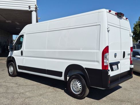 Used 2026 RAM ProMaster 2500 w/ Convenience Group FWD image 4