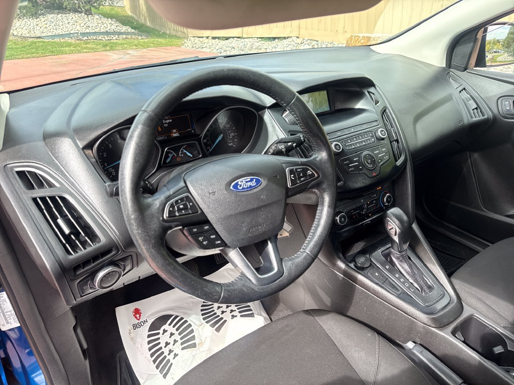 Used 2018 Ford Focus SE w/ Cold Weather Package FWD image 14