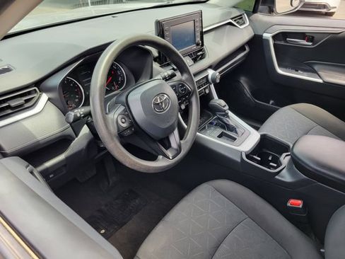 Used 2022 Toyota RAV4 XLE FWD image 5