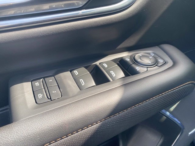 Used 2023 GMC Yukon XL AT4 AWD/4WD image 11