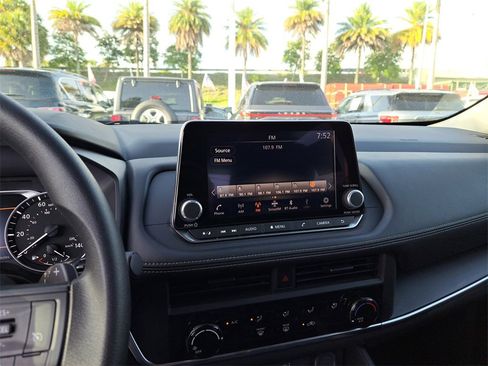 Certified 2025 Nissan Rogue S image 21