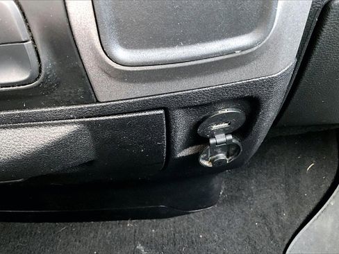 Used 2017 RAM 1500 Express image 34