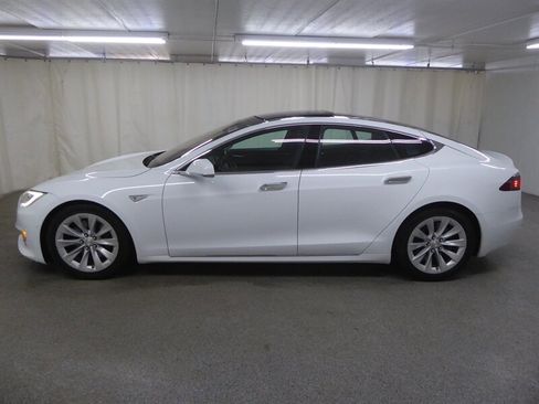 Used 2016 Tesla Model S 75D image 4