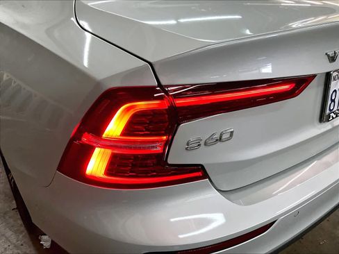 Used 2021 Volvo S60 T8 Inscription image 30