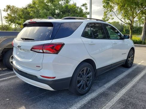 Used 2022 Chevrolet Equinox RS w/ Infotainment Package FWD image 4
