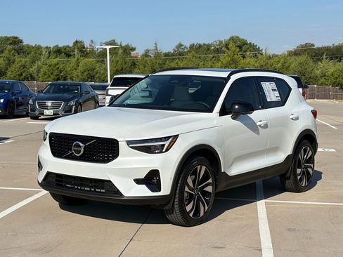 New 2026 Volvo XC40 B4 Plus w/ Protection Package Premier image 3