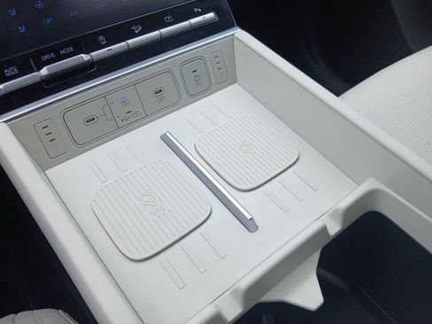 Certified 2025 Hyundai Santa Fe Calligraphy FWD image 41