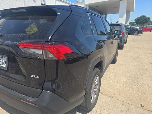 Used 2025 Toyota RAV4 XLE FWD image 6
