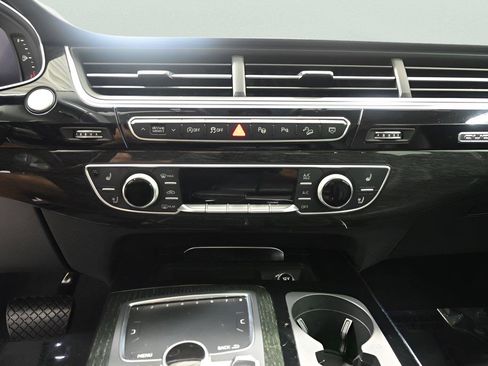 Used 2019 Audi Q7 3.0T Premium Plus w/ Premium Plus Package AWD/4WD image 24