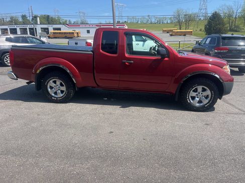 Used 2013 Nissan Frontier SV w/ SV Value Truck Pkg AWD/4WD image 5