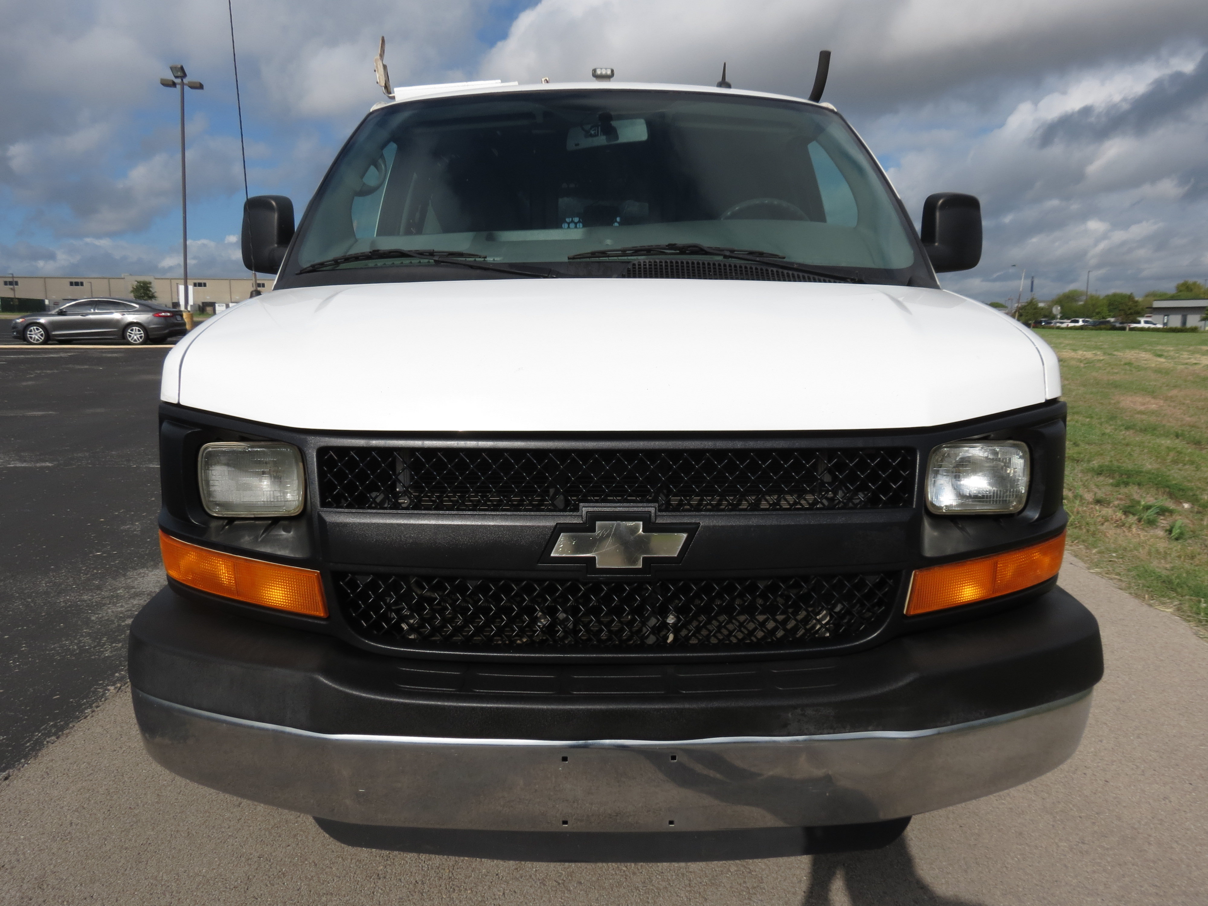Used 2014 Chevrolet Express 2500 RWD image 7