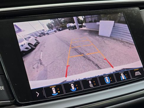Used 2020 Buick Enclave Avenir w/ Avenir Technology Package FWD image 23