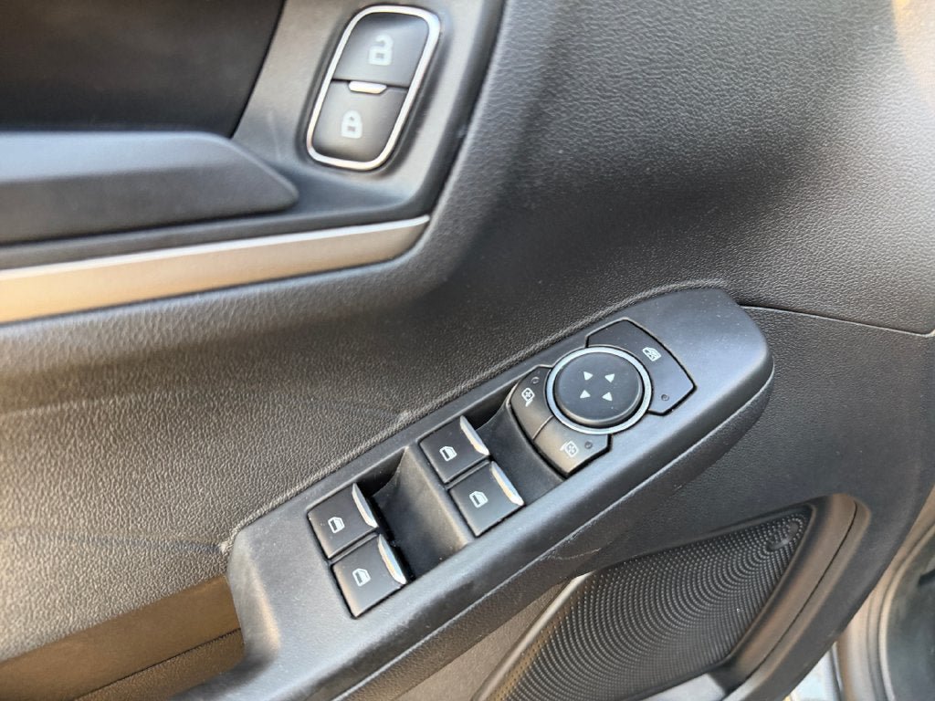 Used 2022 Ford Escape SE FWD image 21