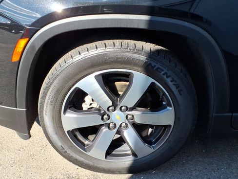 Used 2023 Chevrolet Traverse LT w/ LT Premium Package AWD/4WD image 8