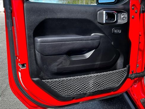 Used 2023 Jeep Wrangler Willys image 9