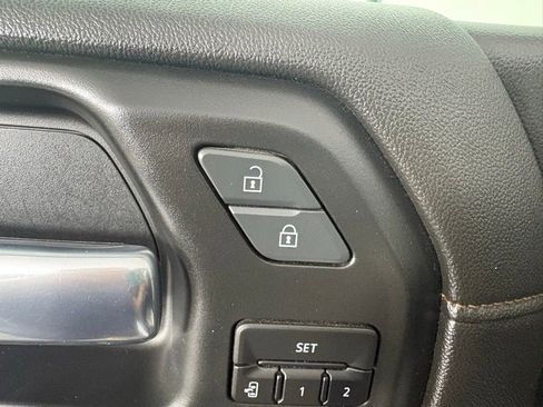 Used 2020 GMC Sierra 1500 AT4 w/ AT4 Premium Package AWD/4WD image 18