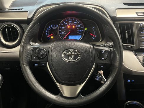 Used 2015 Toyota RAV4 XLE FWD image 18
